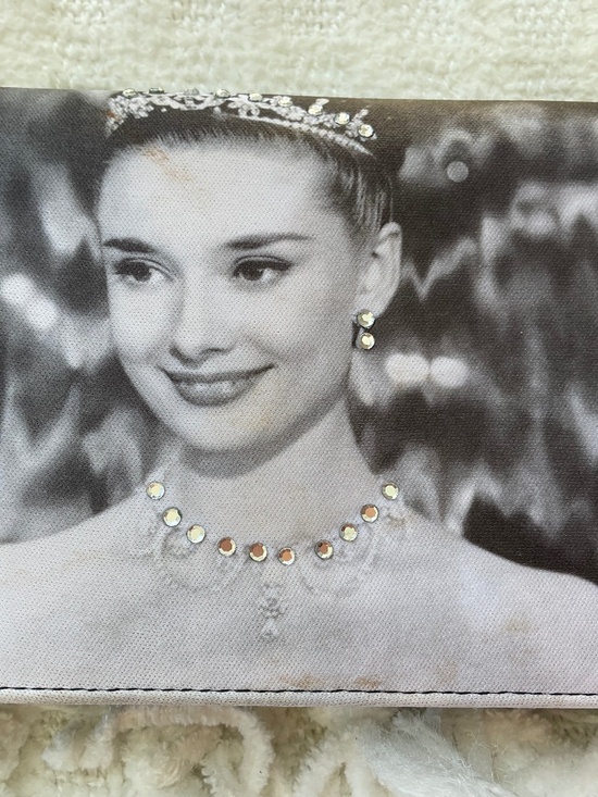 Handbags - Audrey Hepburn black wallet